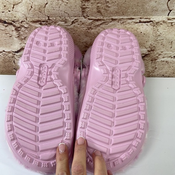 NWT Pink Tie Dye Fur Sure Classic Crocs - Picture 7 of 8